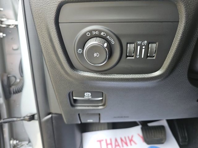 Used 2024 Jeep Grand Cherokee L Limited image 15