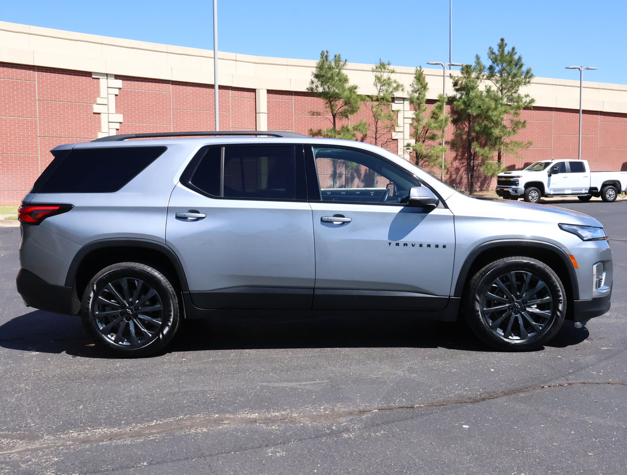 Used 2023 Chevrolet Traverse RS w/ LPO, Floor Liner Package AWD/4WD image 35