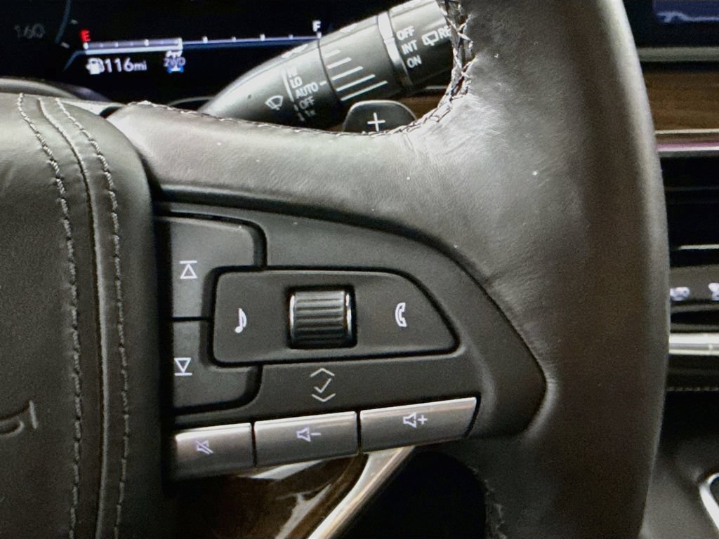 Used 2024 Cadillac Escalade Sport Platinum w/ LPO, ONYX Package AWD/4WD image 12
