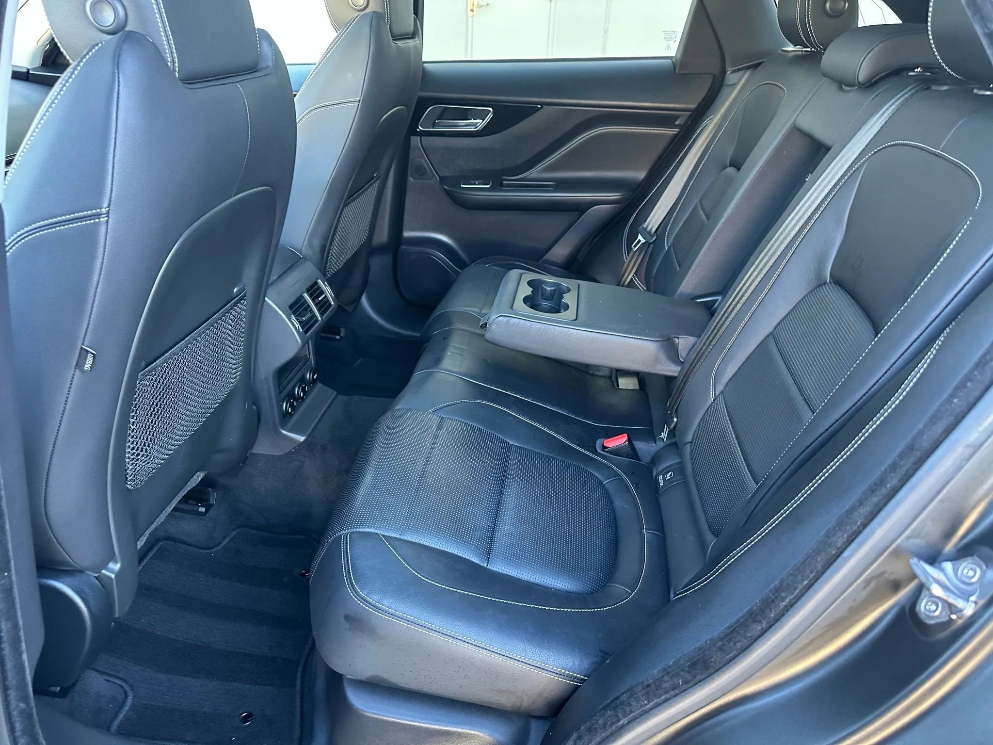 Used 2017 Jaguar F-PACE R-Sport image 17