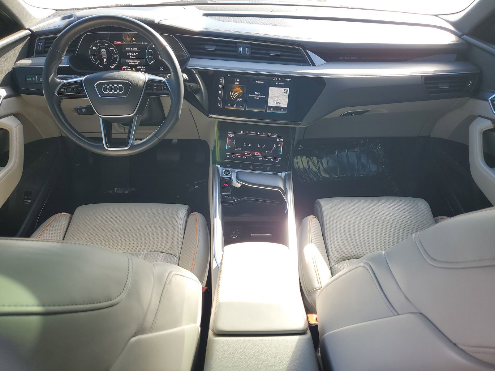 Used 2024 Audi Q8 e-tron Prestige w/ Prestige Package image 10