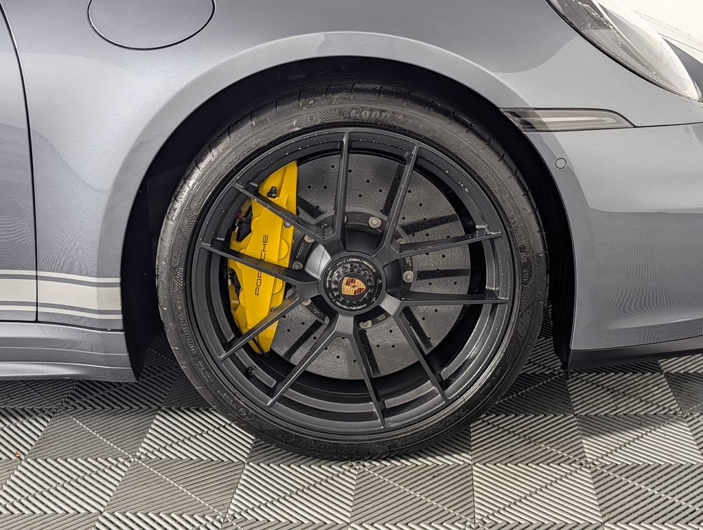 Certified 2025 Porsche 911 Carrera 4 GTS AWD/4WD image 14