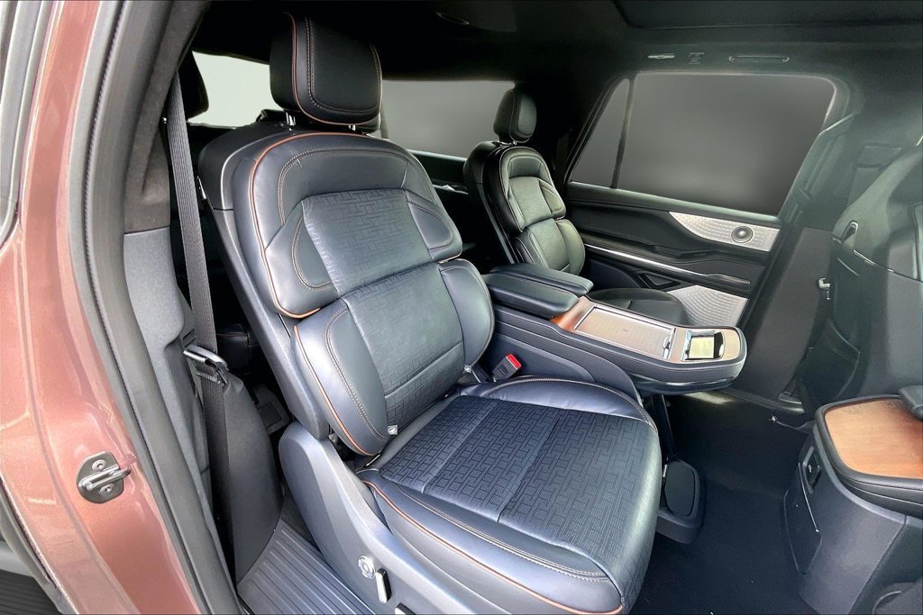 New 2027 Lincoln Navigator L Black Label AWD/4WD image 10
