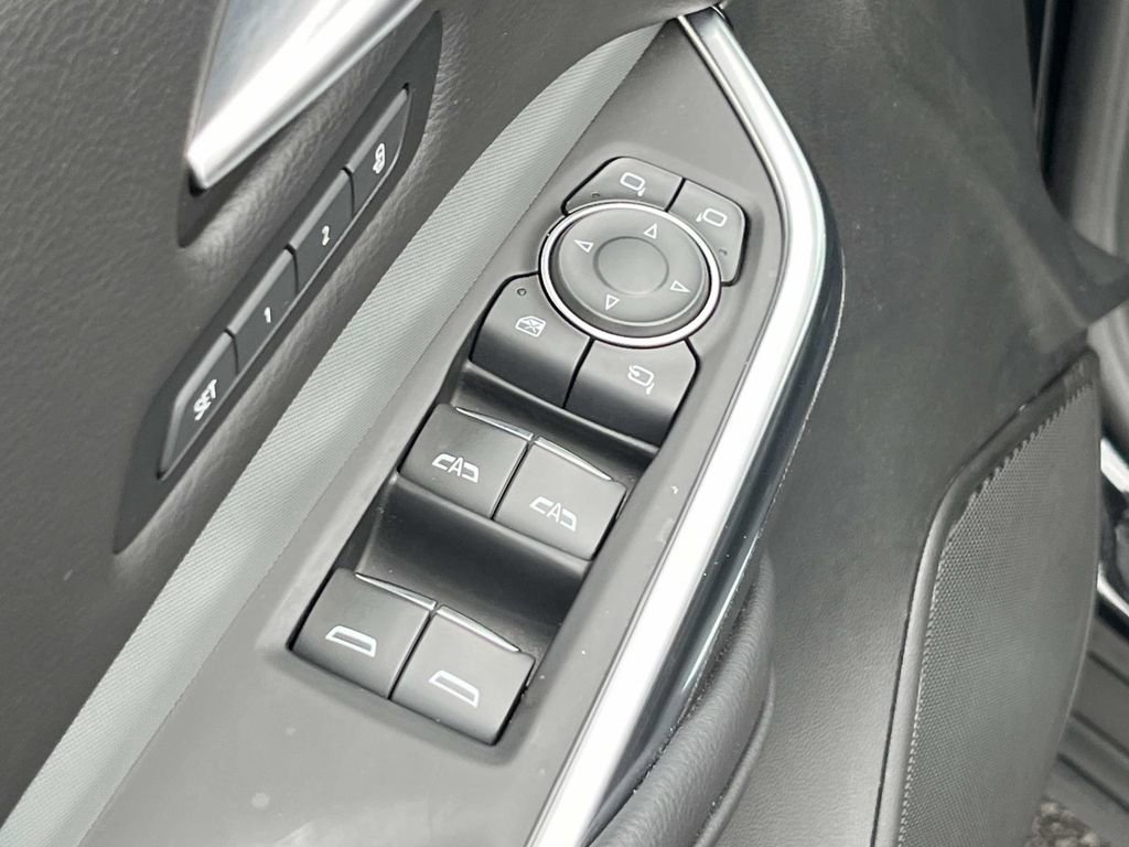 Certified 2023 Cadillac XT4 Premium Luxury w/ Cold Weather Package image 25