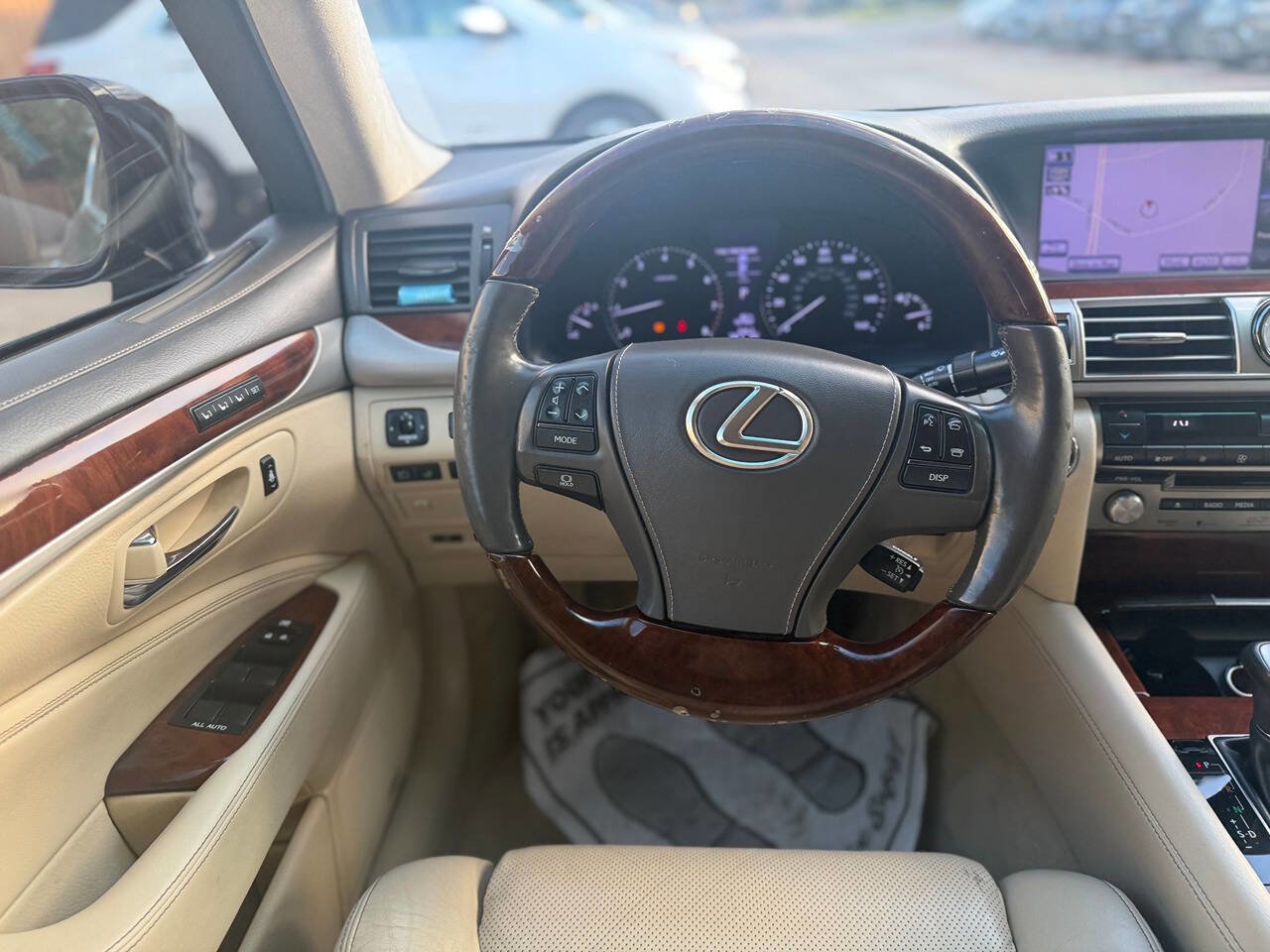 Used 2013 Lexus LS 460 w/ Comfort Pkg image 31