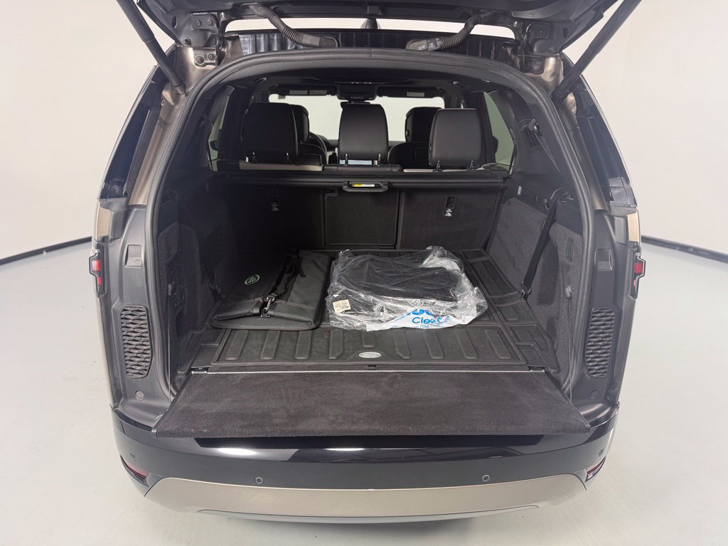 Used 2021 Land Rover Discovery HSE R-Dynamic AWD/4WD image 9