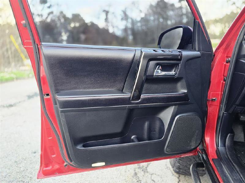 Used 2016 Toyota 4Runner Trail Premium AWD/4WD image 30