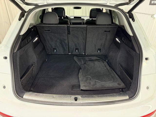 Used 2019 Audi Q5 Prestige w/ Prestige Package image 9