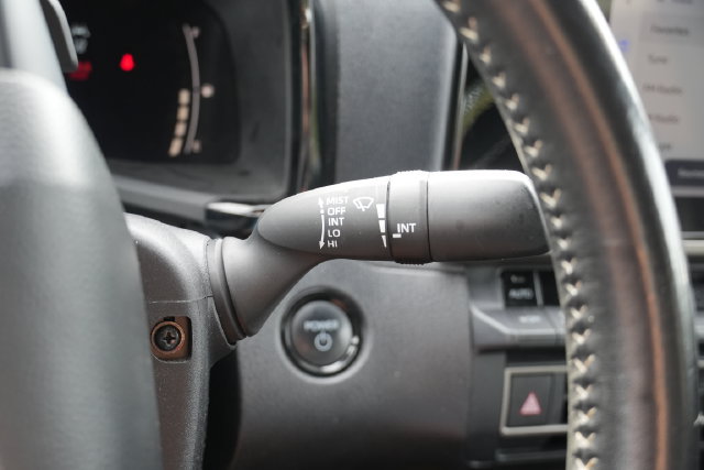 Used 2025 Toyota Camry SE FWD image 28