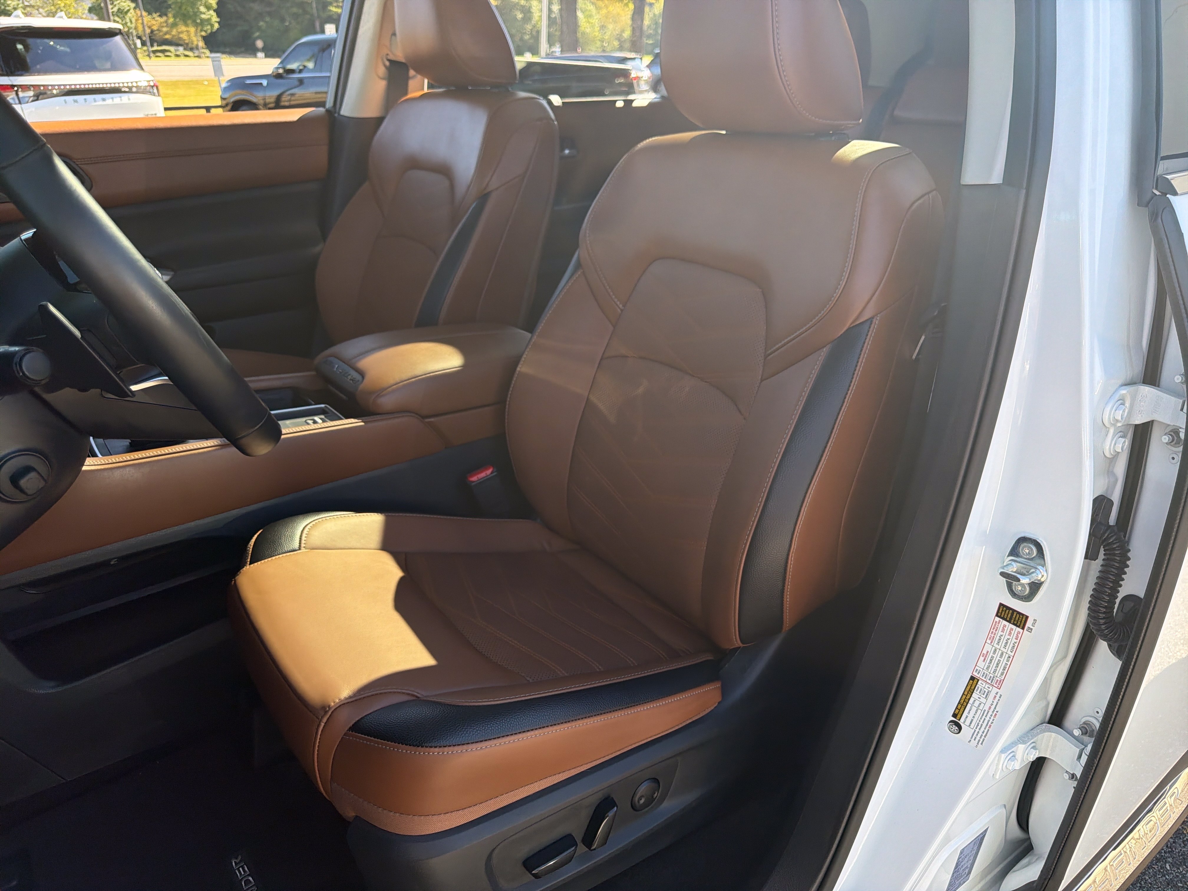 Used 2025 Nissan Pathfinder Platinum w/ Cargo Package FWD image 30