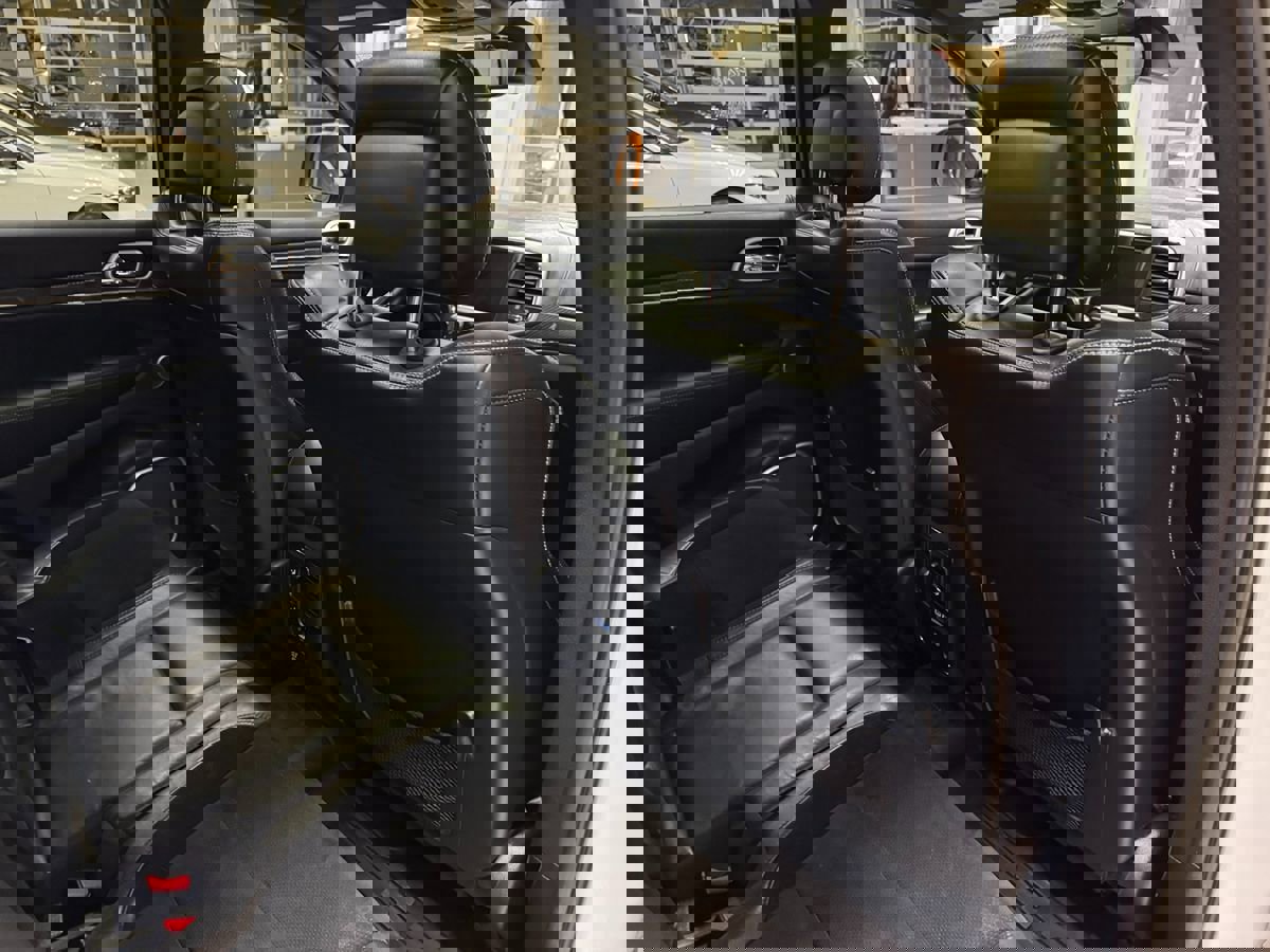 Used 2014 Jeep Grand Cherokee SRT8 image 59