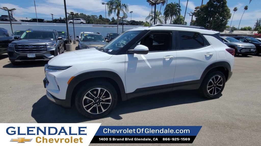 Used 2025 Chevrolet TrailBlazer LT FWD image 5
