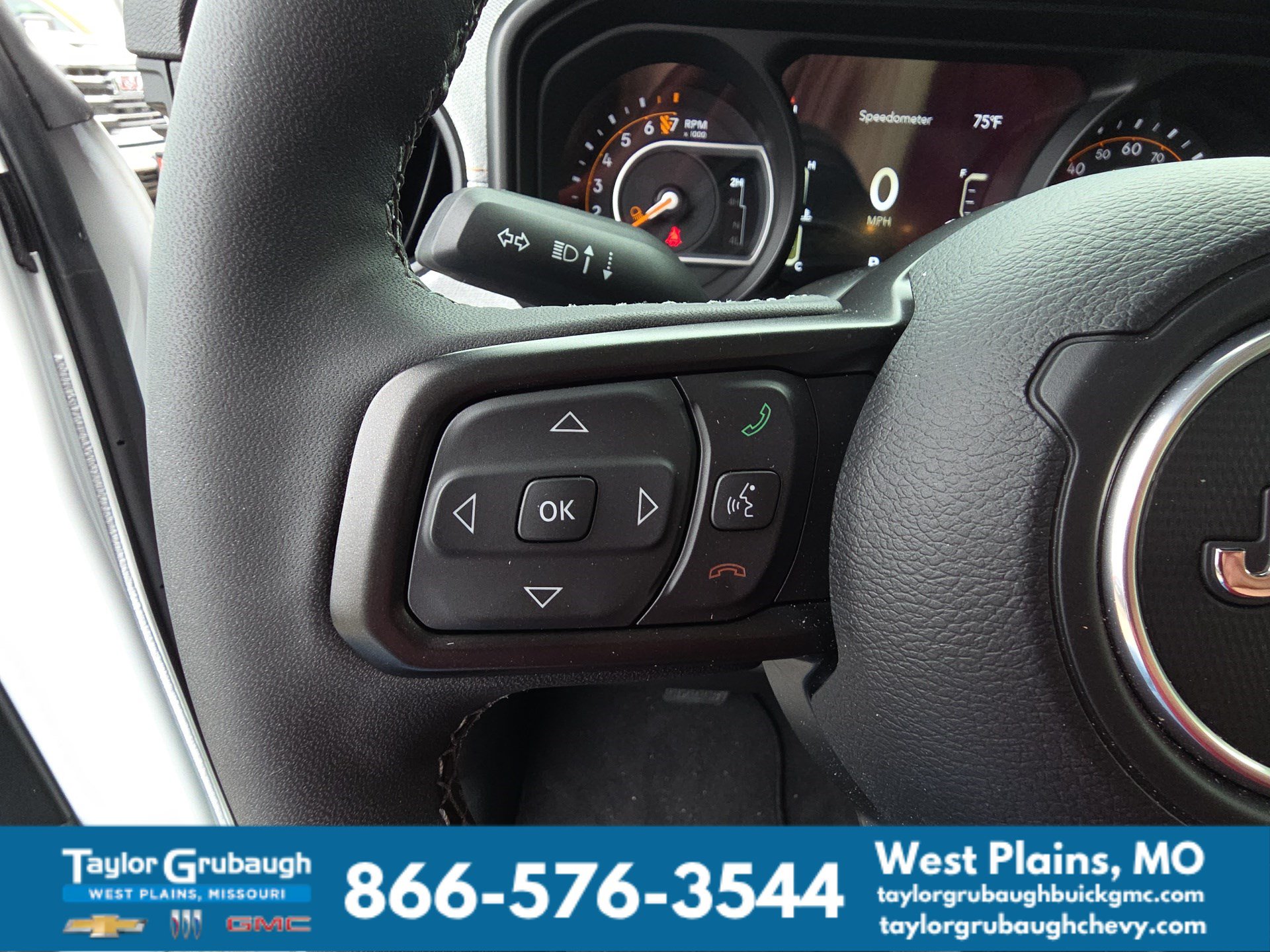 Used 2025 Jeep Gladiator Sport AWD/4WD image 19