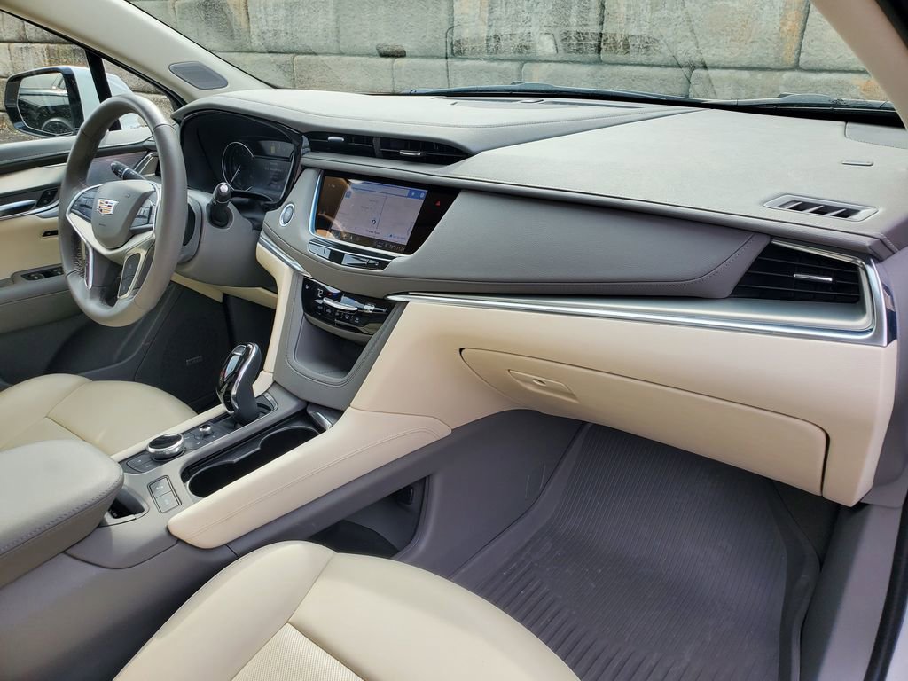 Used 2023 Cadillac XT5 Premium Luxury w/ LPO, Floor Liner Package image 35