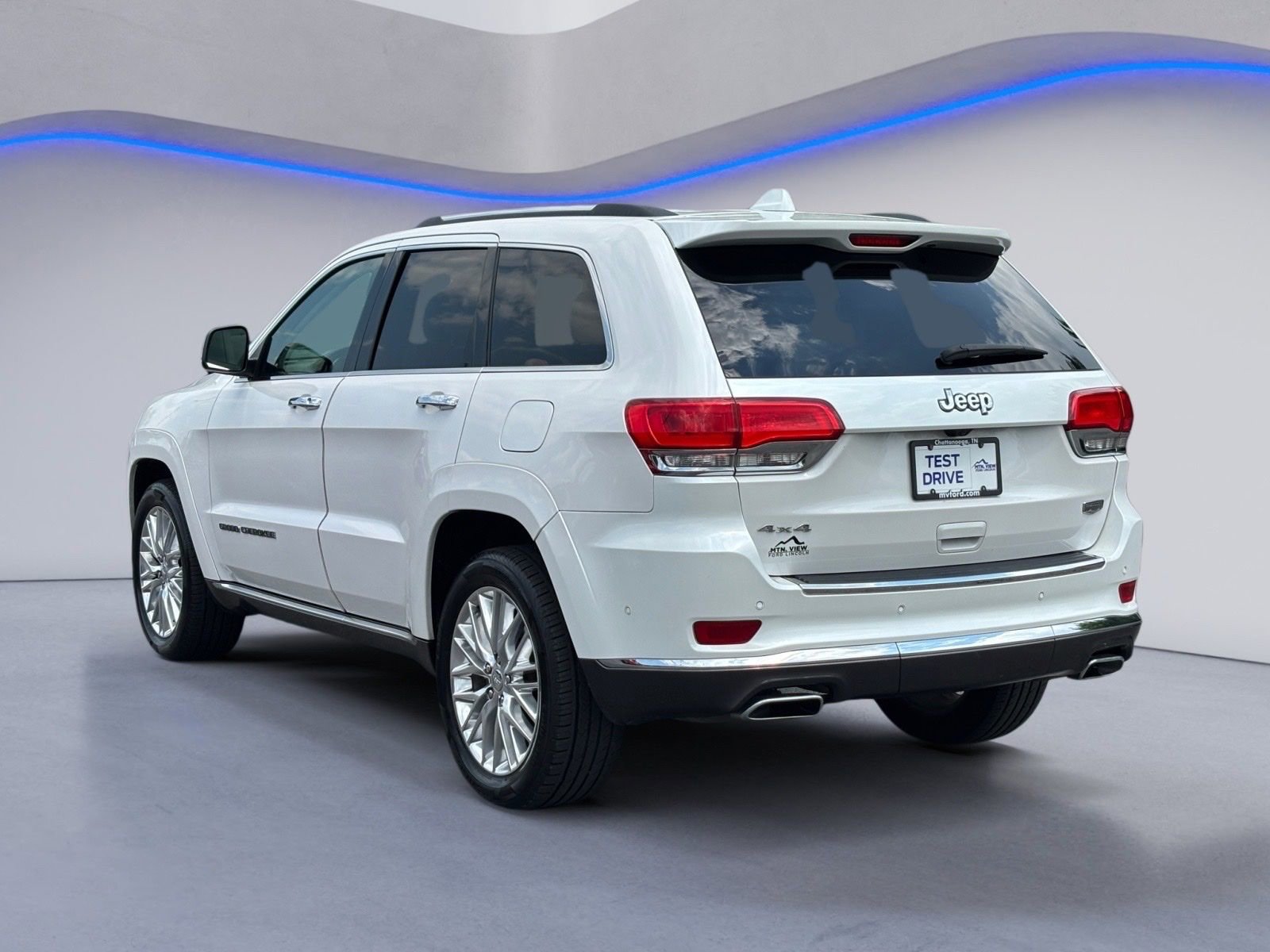 Used 2017 Jeep Grand Cherokee Summit AWD/4WD image 10