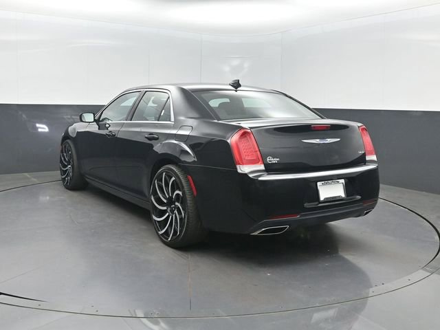 Used 2023 Chrysler 300 Touring image 3