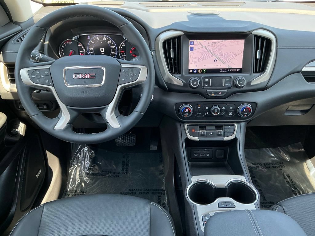 Used 2024 GMC Terrain Denali w/ Denali Premium Package AWD/4WD image 13