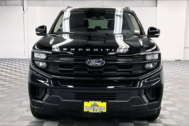 Used 2025 Ford Expedition Active image 4
