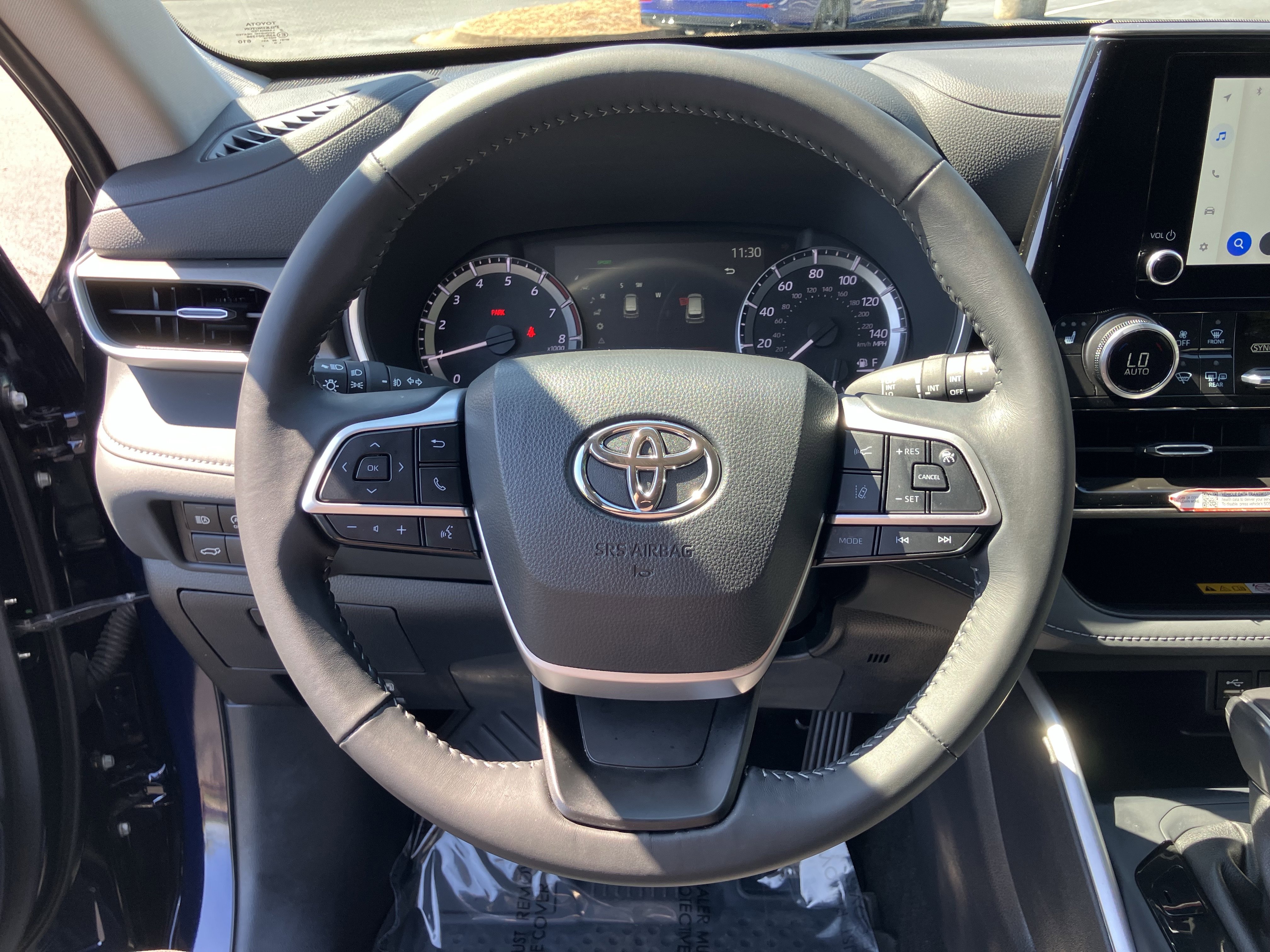 Used 2025 Toyota Highlander XLE FWD image 21