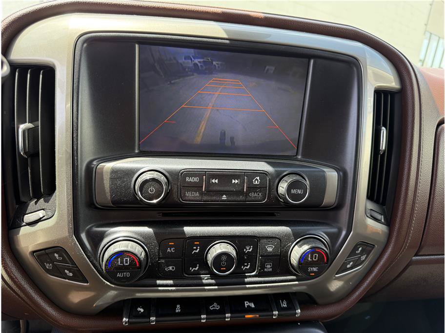 Used 2014 Chevrolet Silverado 1500 High Country w/ High Country Premium Package AWD/4WD image 28
