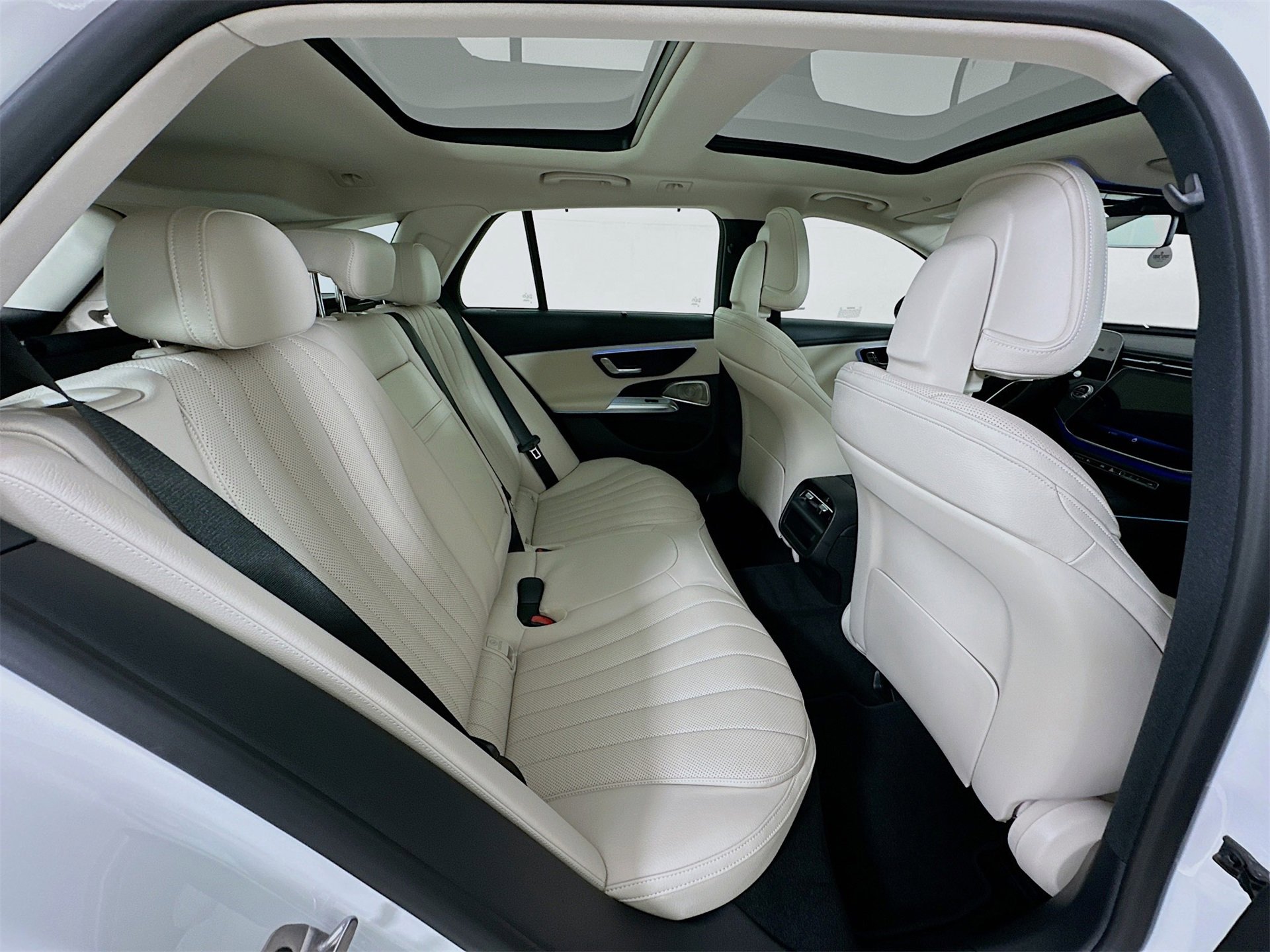 New 2026 Mercedes-Benz E 450 4MATIC All-Terrain Wagon image 30