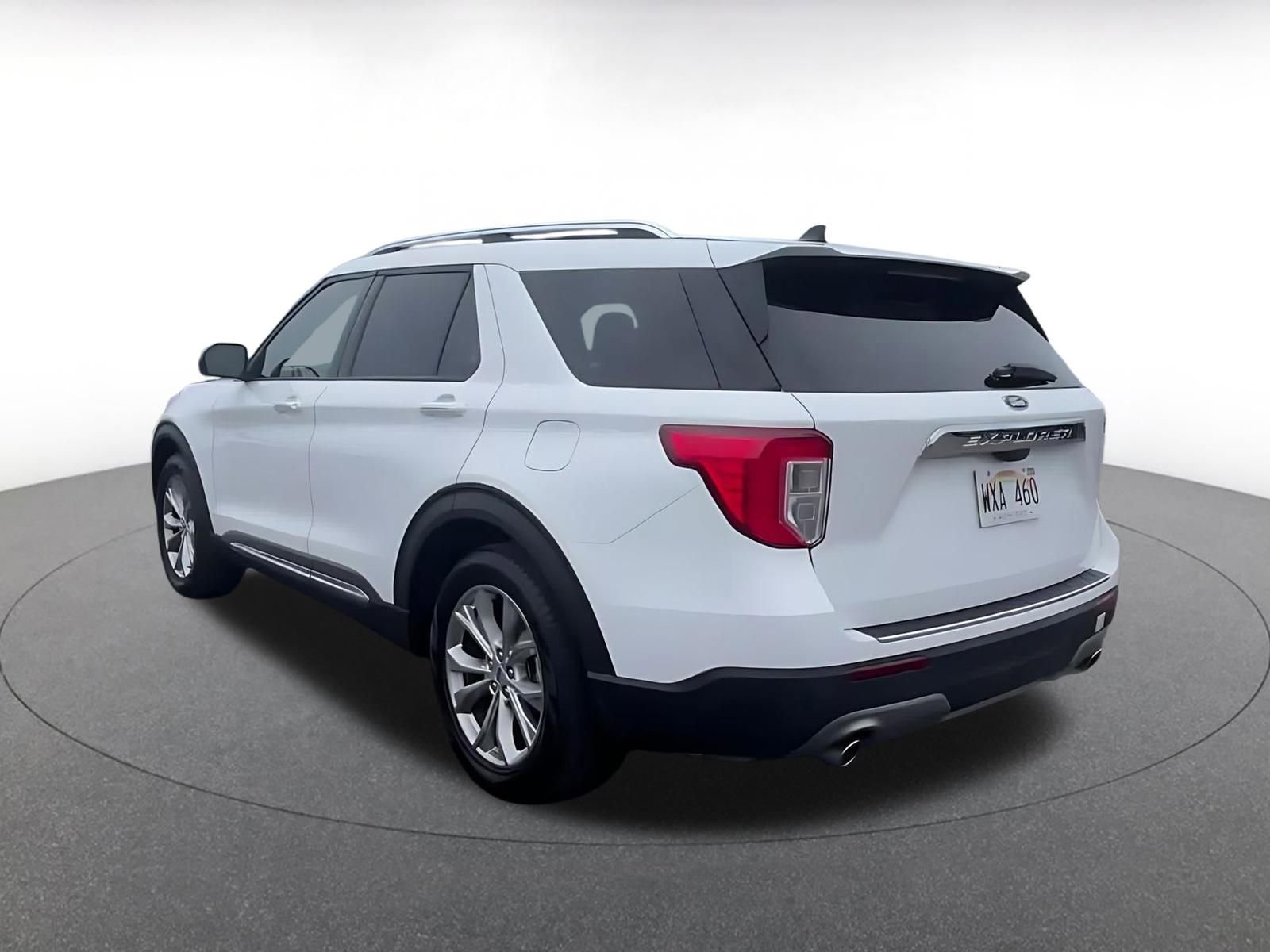 Used 2023 Ford Explorer Limited image 11