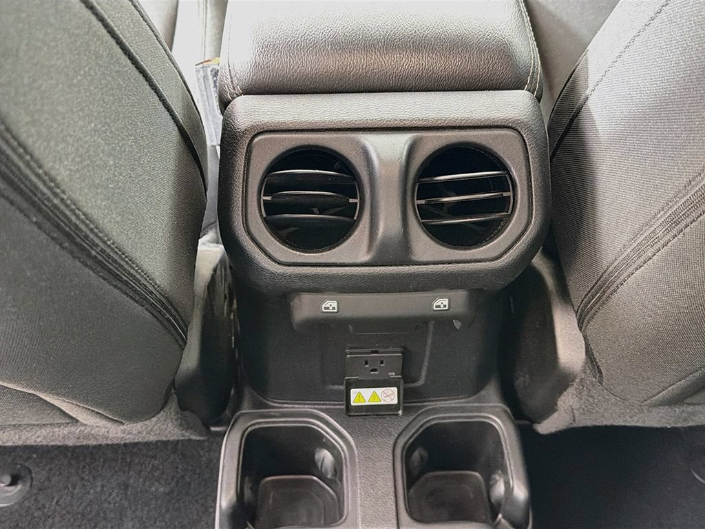 Used 2021 Jeep Wrangler Unlimited Sahara w/ Uconnect 4C Nav & Sound Group AWD/4WD image 27