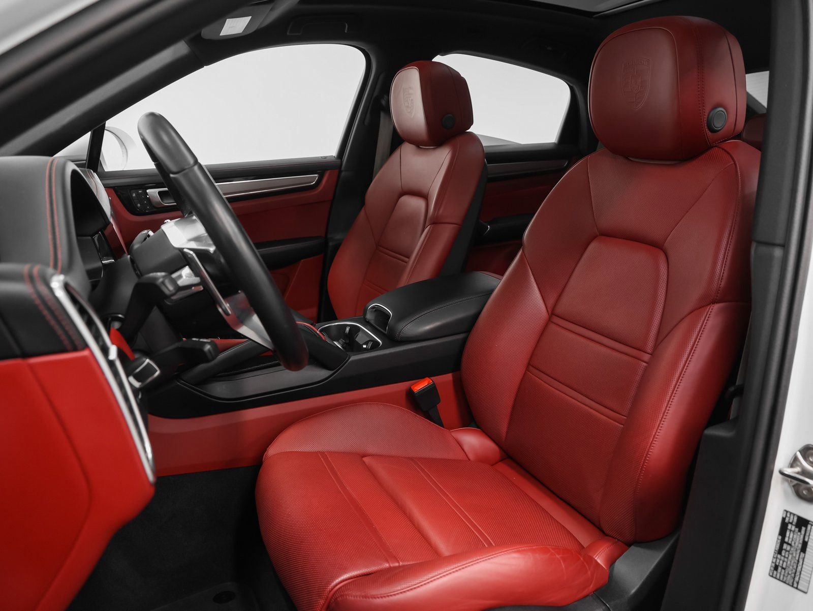 Used 2022 Porsche Cayenne Platinum Edition image 5