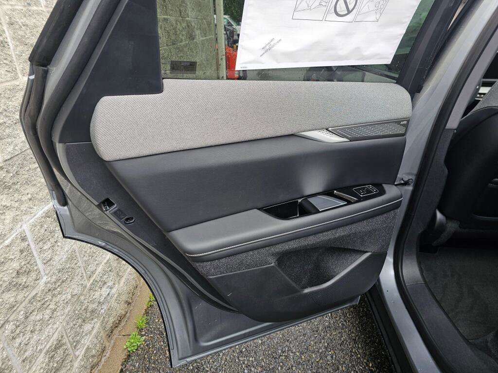 New 2026 Cadillac Optiq Luxury 1 image 21