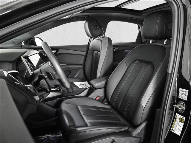 Used 2023 Audi Q4 e-tron Premium Plus w/ Premium Plus image 17