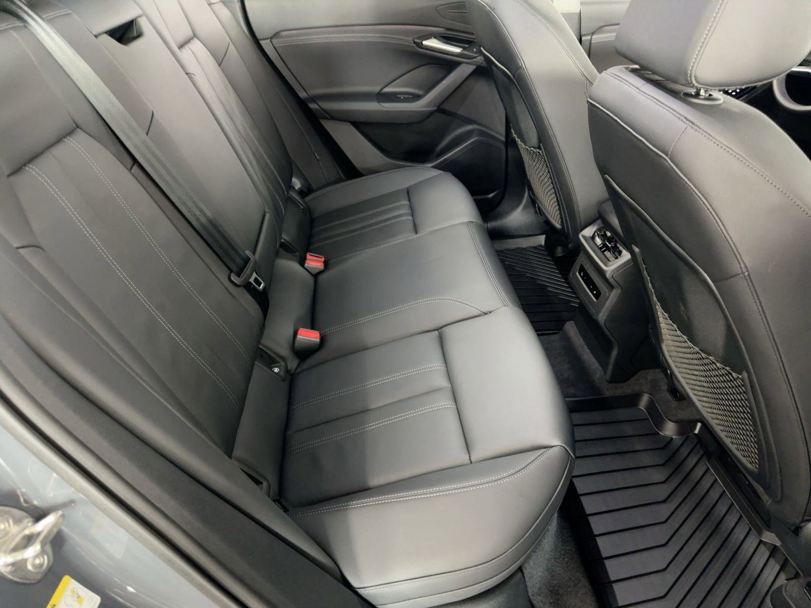 Used 2025 Audi Q6 e-tron Premium w/ Convenience Package image 29