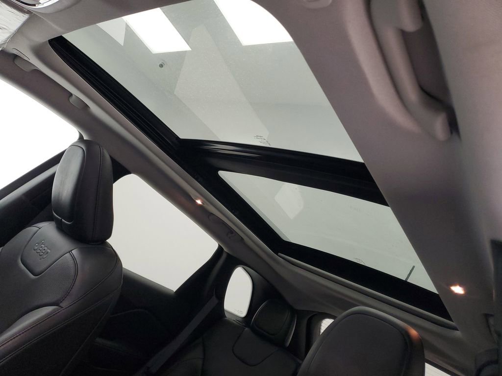 Used 2021 Jeep Cherokee Latitude Lux w/ Sun & Sound Group image 22