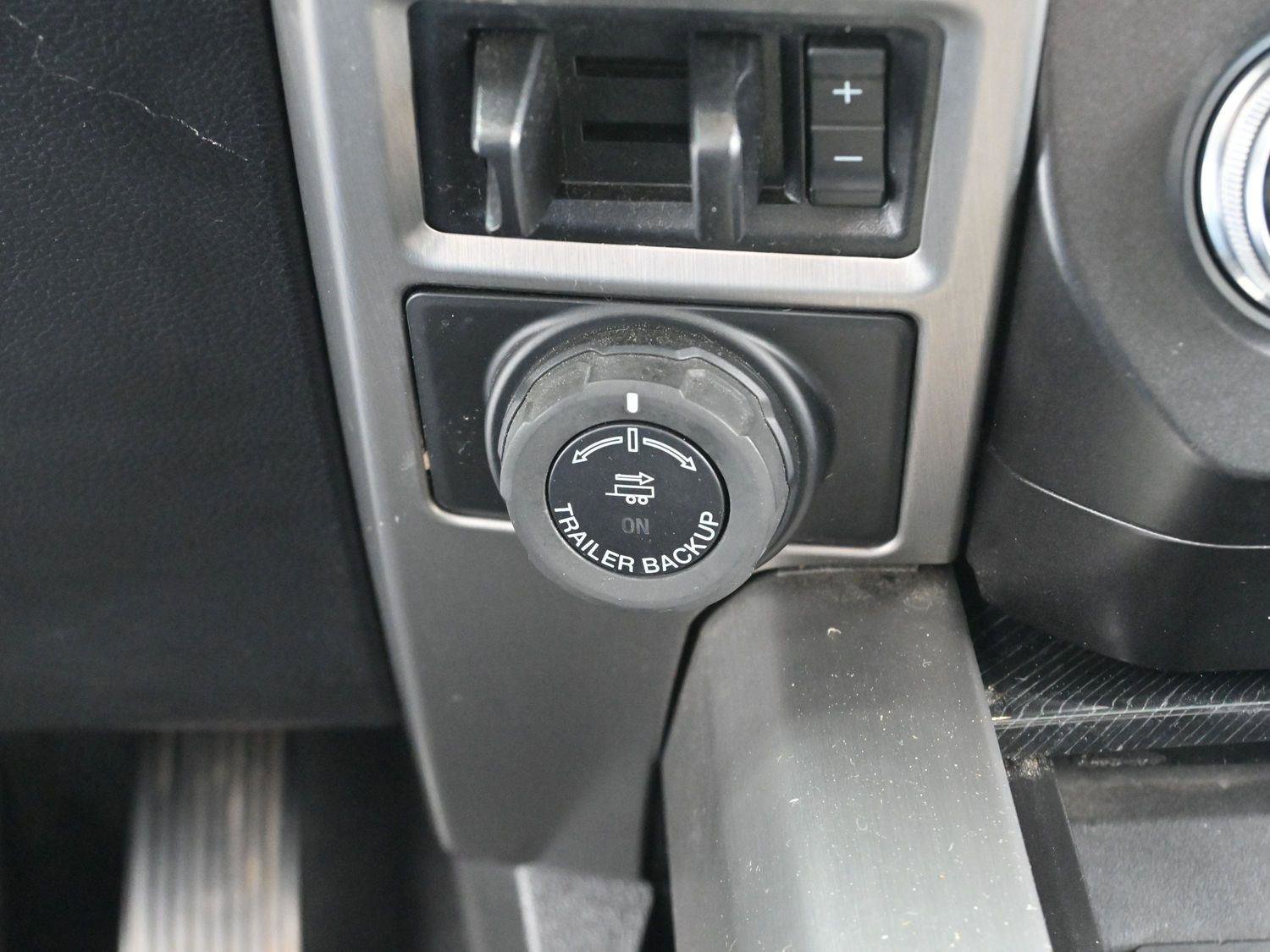 Used 2021 Ford F350 Platinum w/ Tremor Off-Road Package image 29