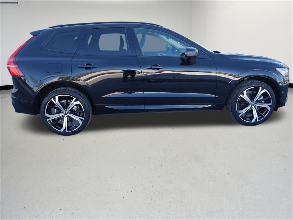 Used 2023 Volvo XC60 T8 Ultimate w/ Climate Package image 5