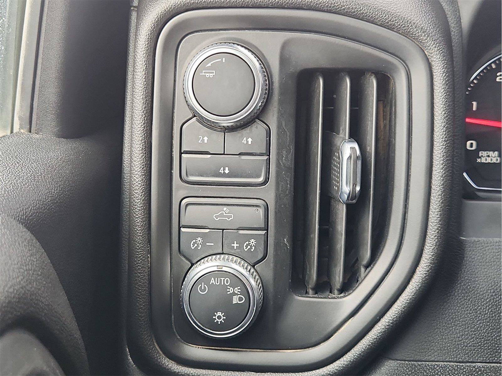 Used 2024 GMC Sierra 2500 Pro AWD/4WD image 17