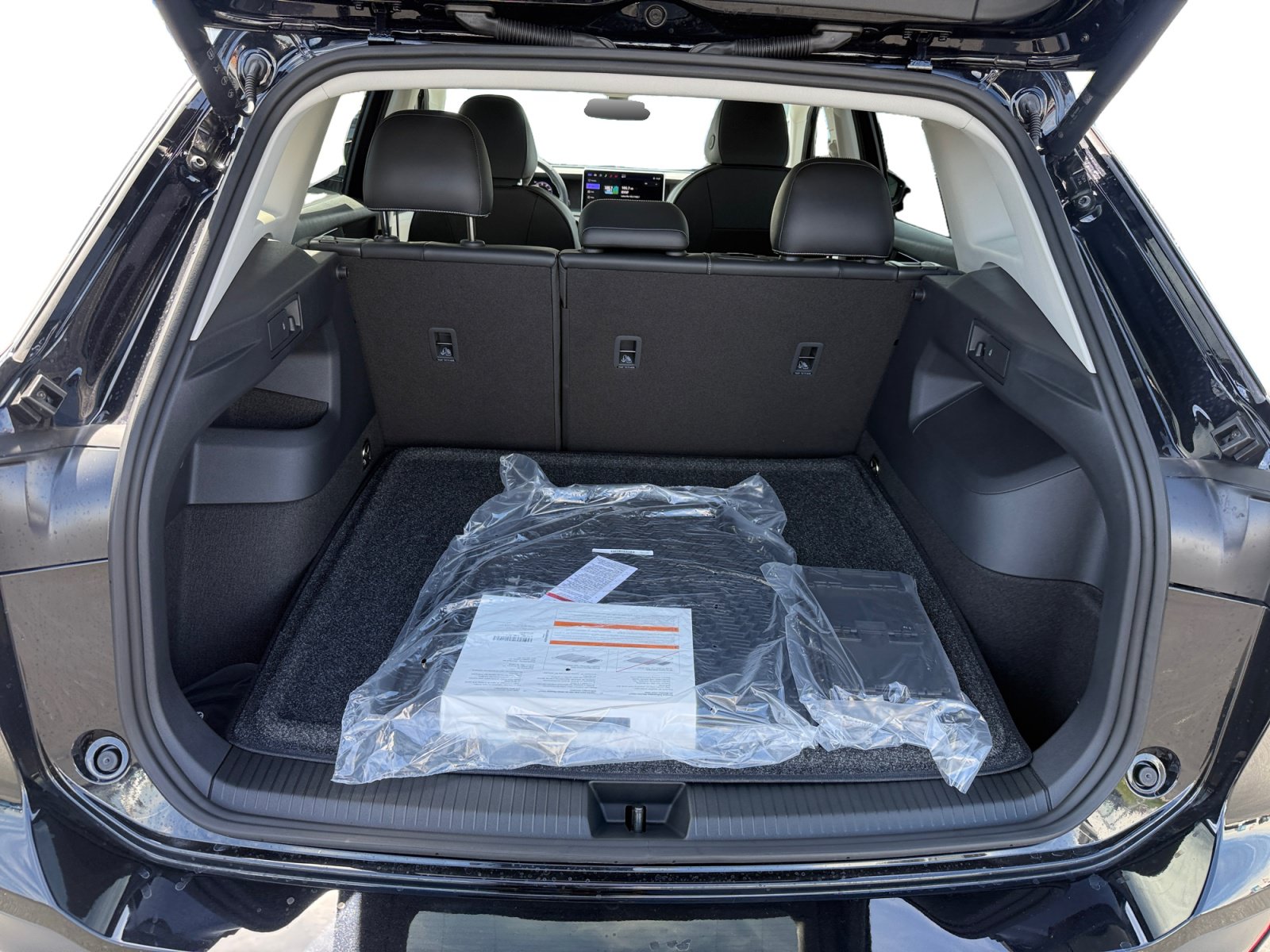 New 2026 Volkswagen Tiguan SE FWD image 17