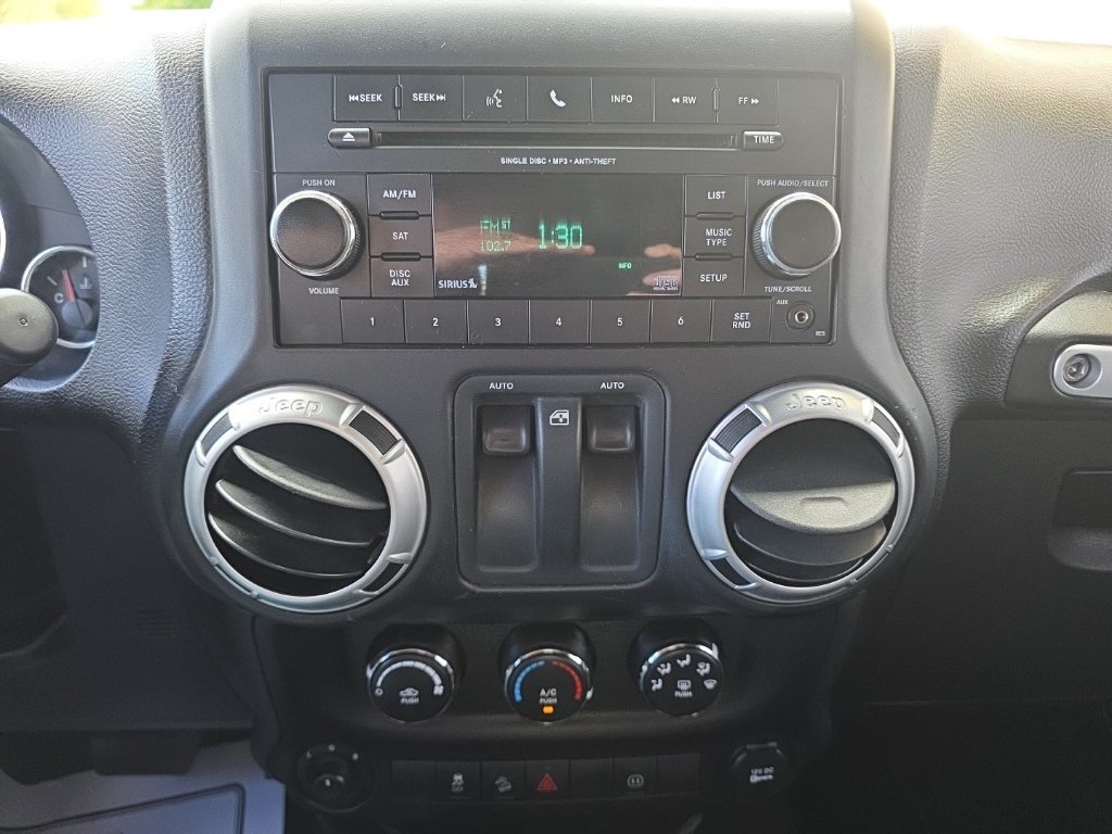 Used 2012 Jeep Wrangler Sahara w/ Connectivity Group AWD/4WD image 17