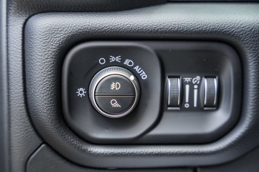 New 2026 RAM 1500 Laramie AWD/4WD image 43