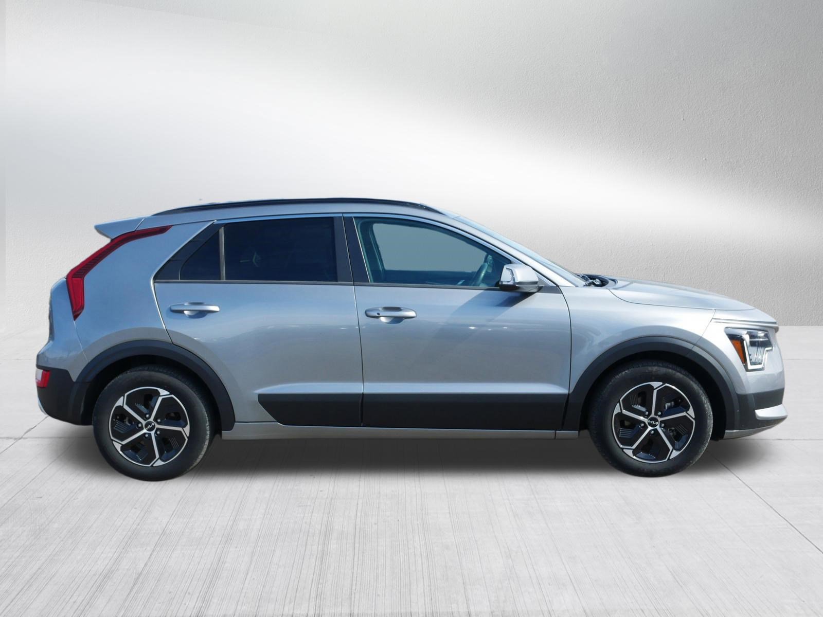 Certified 2023 Kia Niro EX w/ EX Cold Weather Package image 8