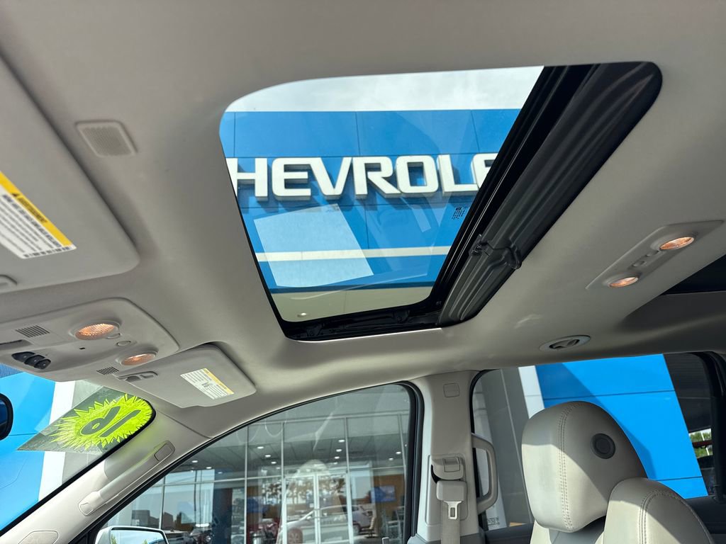 Used 2016 Chevrolet Traverse LTZ FWD image 27