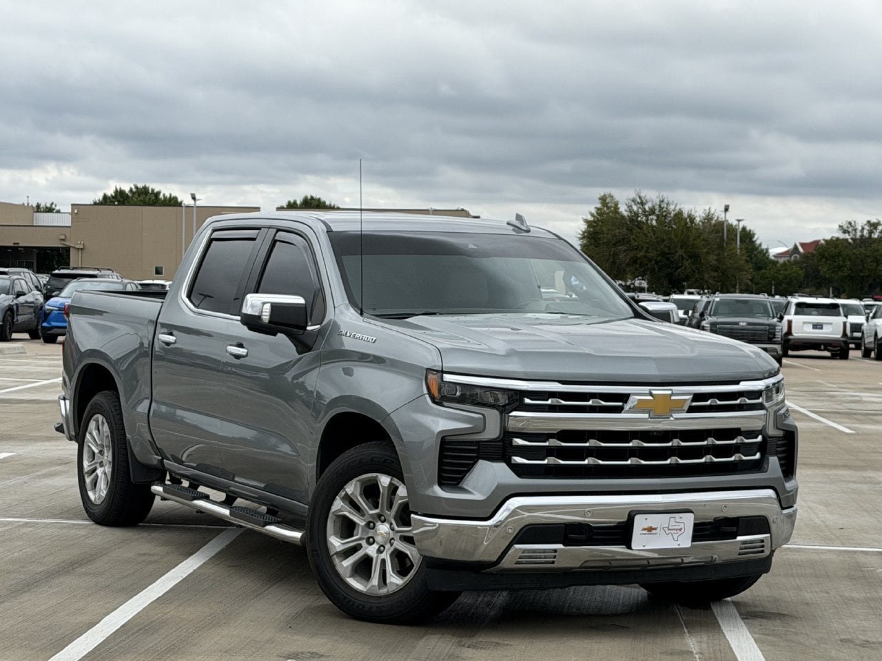 Used 2023 Chevrolet Silverado 1500 LTZ RWD image 2