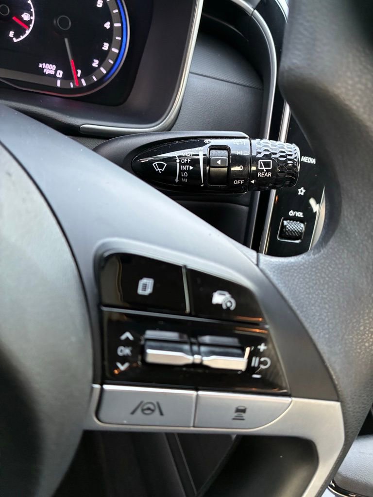 Used 2023 Hyundai Tucson SE image 25