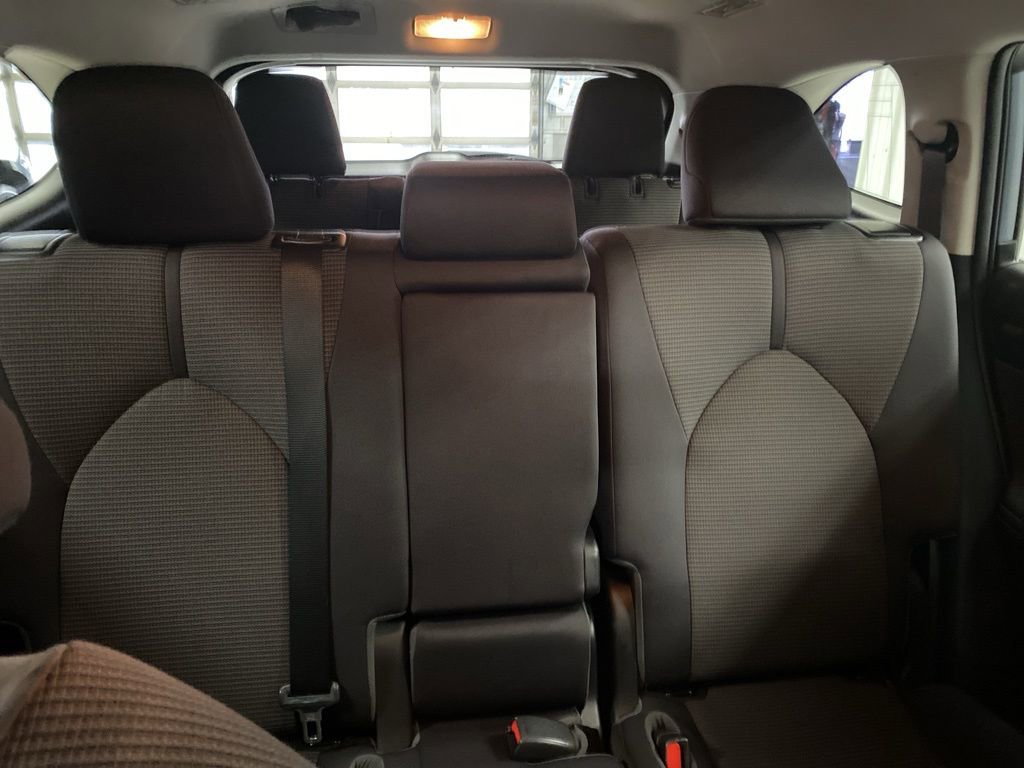 Used 2020 Toyota Highlander LE AWD/4WD image 26