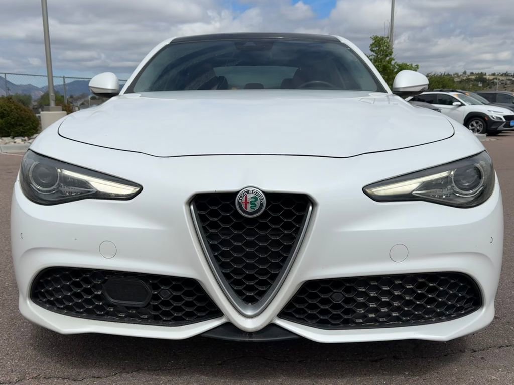 Used 2018 Alfa Romeo Giulia Ti Sport w/ Quick Order Package 22S Sport AWD/4WD image 2
