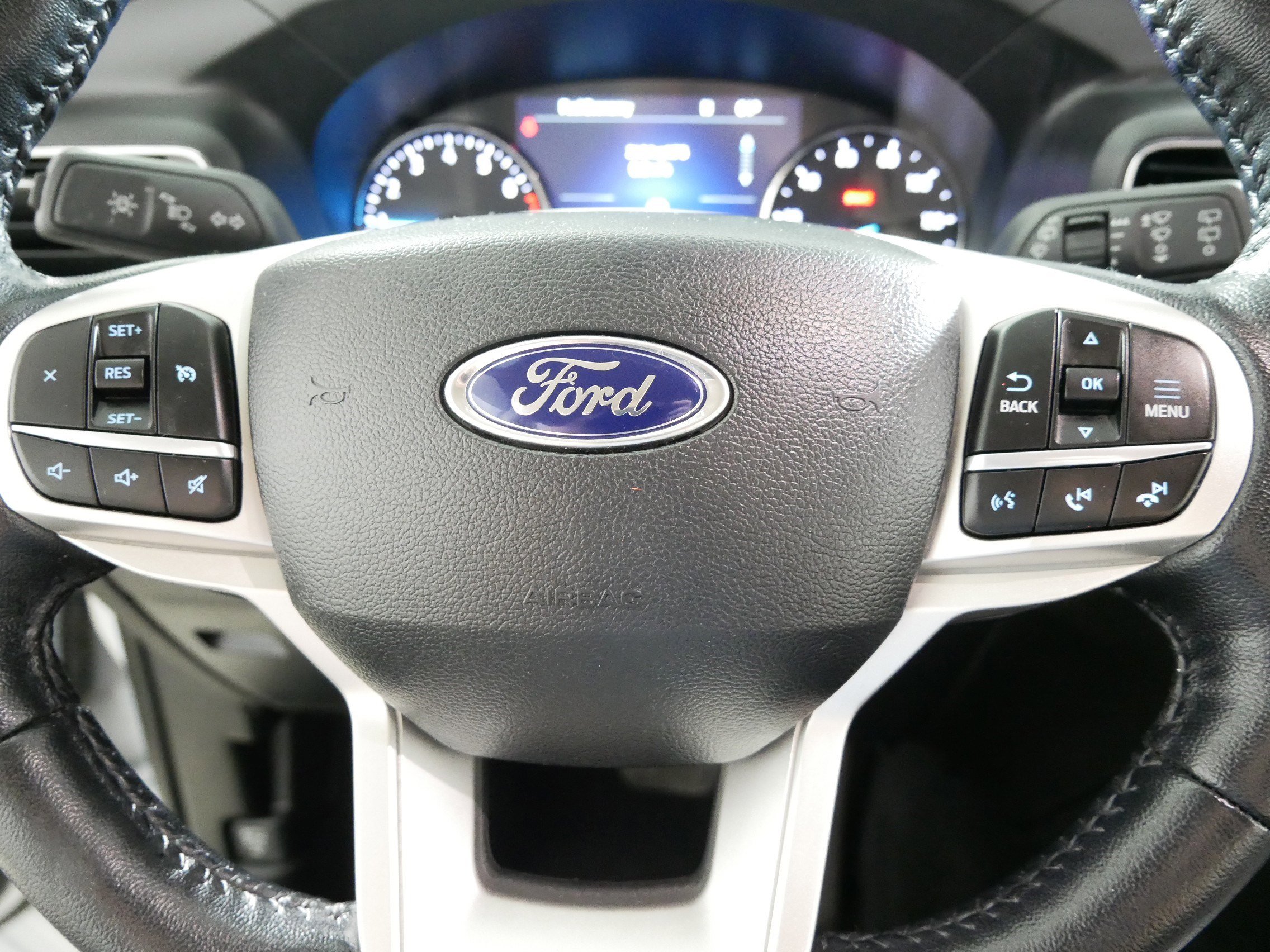 Used 2023 Ford Explorer XLT w/ Equipment Group 202A image 25