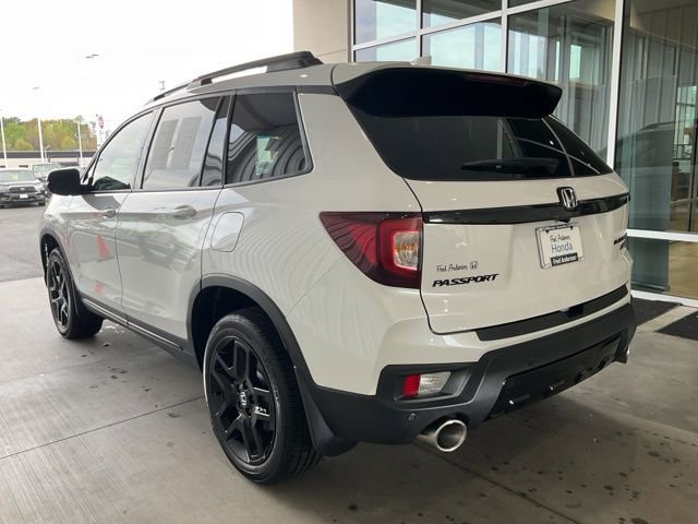Certified 2025 Honda Passport Black Edition image 24