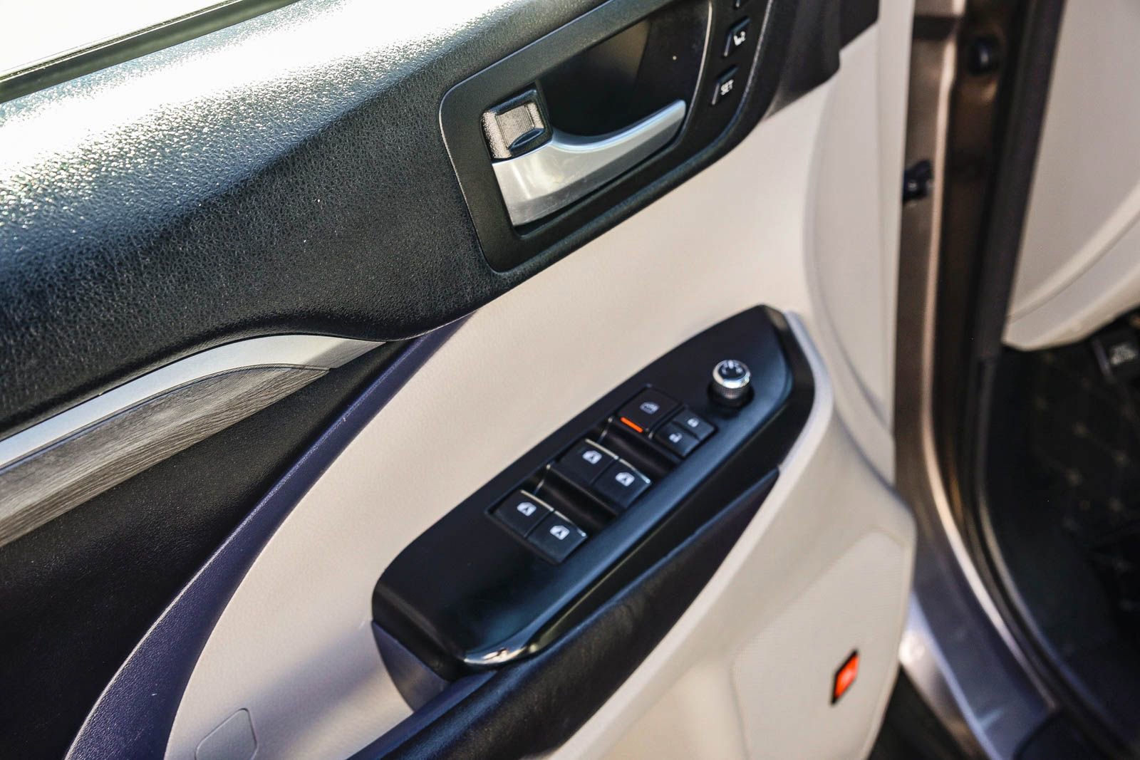 Used 2017 Toyota Highlander Limited image 27