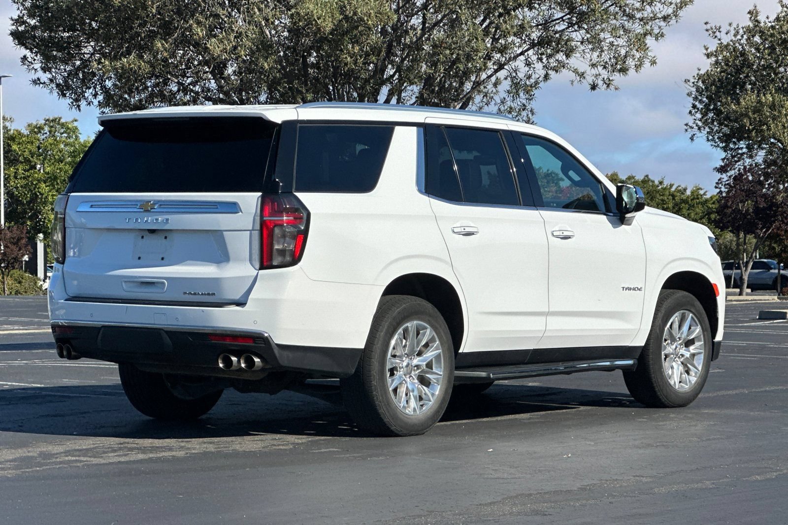 Used 2024 Chevrolet Tahoe Premier RWD image 4