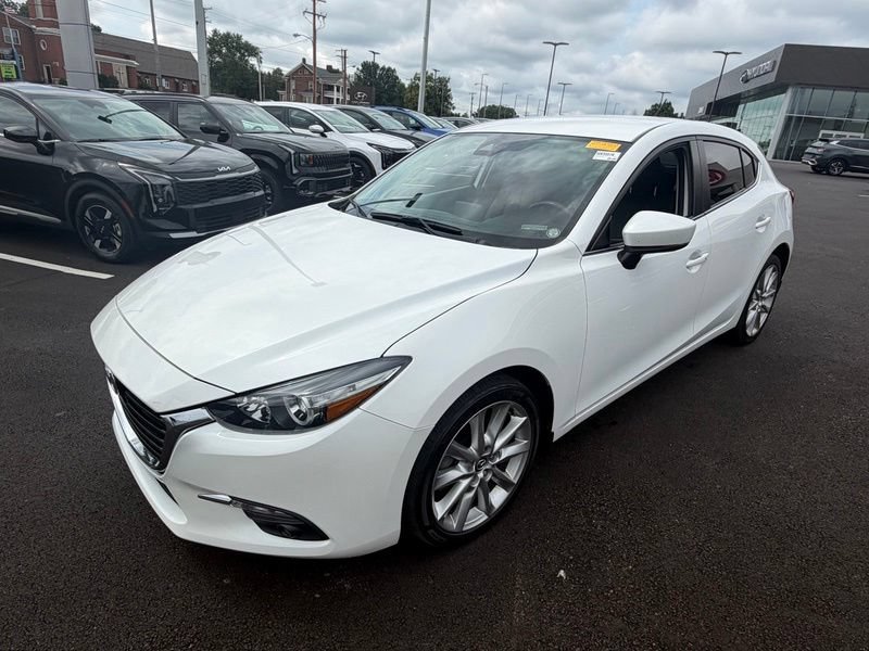 Used 2017 MAZDA MAZDA3 Touring FWD image 3