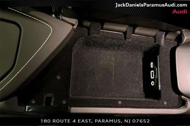 Used 2023 Chevrolet Corvette Z06 w/ Z07 Performance Package image 28